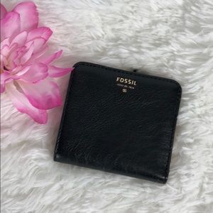 Fossil women’s wallet
